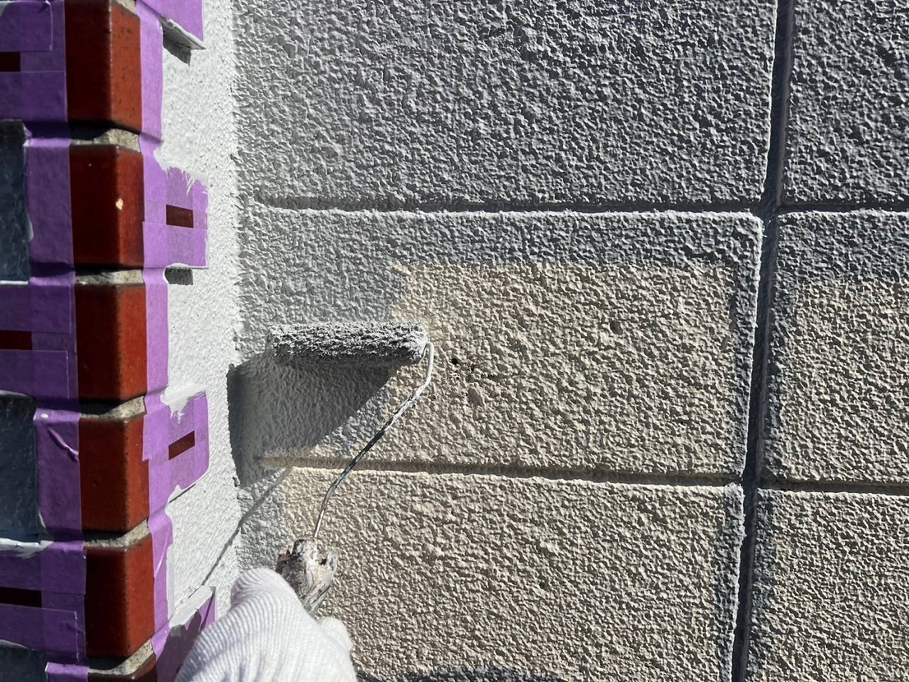 習志野市　塀塗装　中塗り　アレスダイナミックトップ
