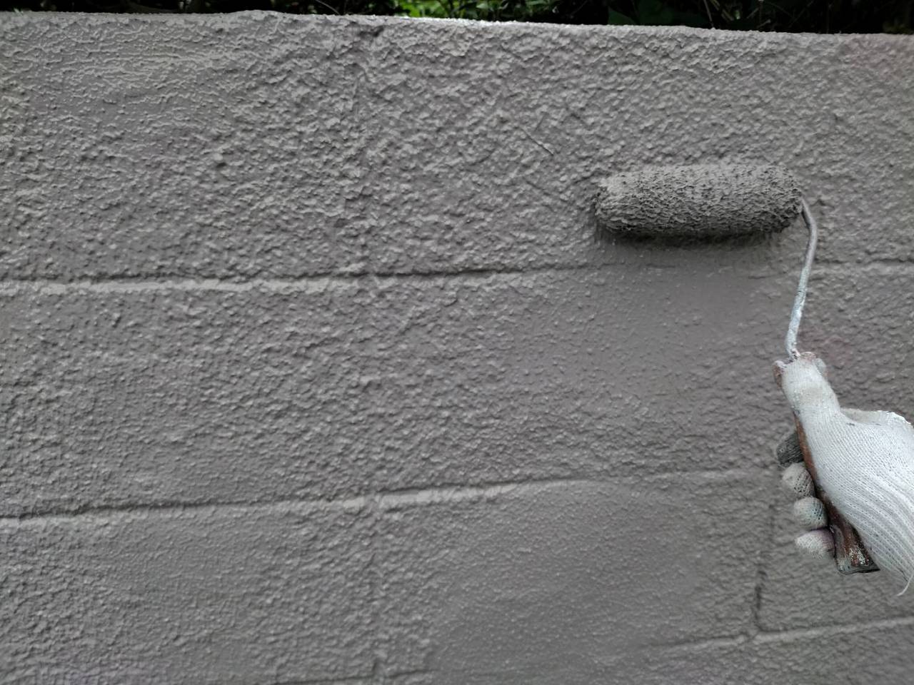千葉市　塀塗装　上塗り　アレスダイナミックトップ