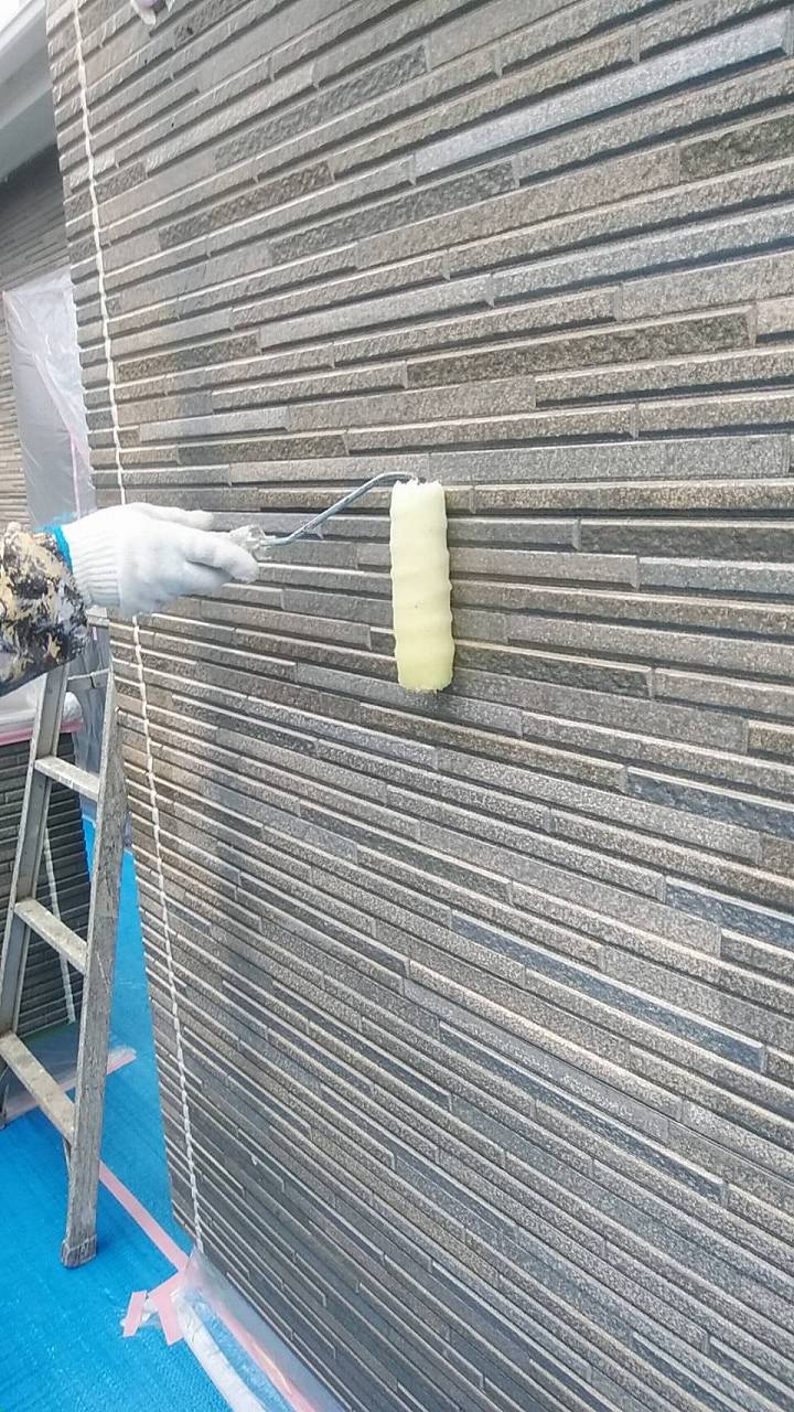 習志野市　外壁塗装　下塗り　浸透シーラー